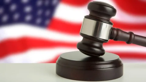 لغو توقف قراردادهای انتخاباتی کالشی توسط دادگاه